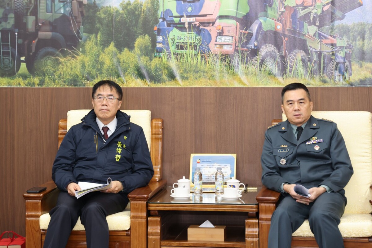 黃偉哲視察關廟新砲校營區　協助官兵完善營區生活機能