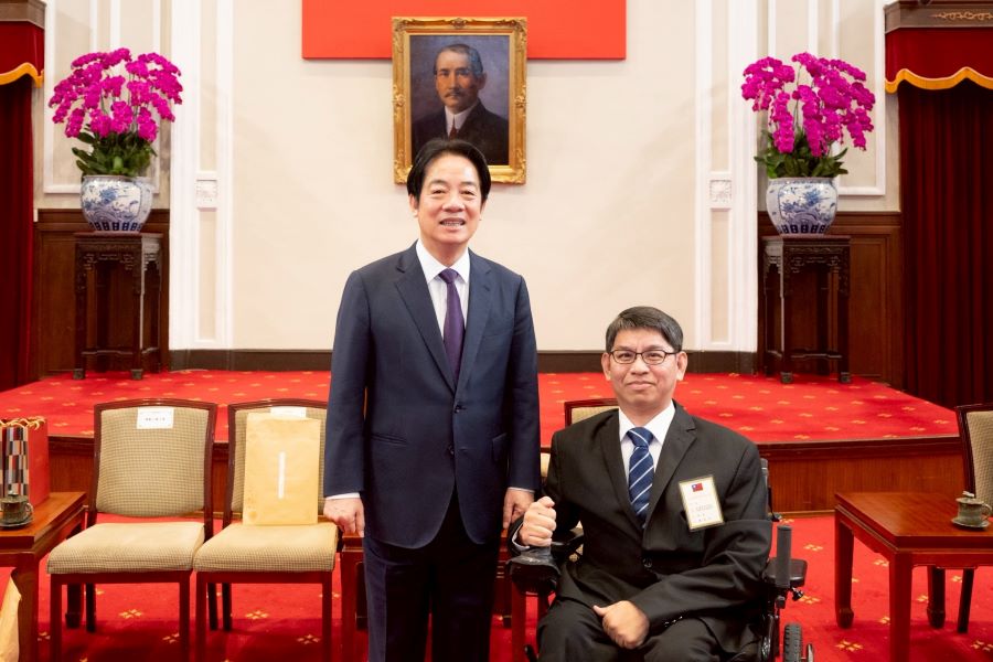 「不簡單」！高市所陳堂昇榮膺全國模範公務人員獲總統接見