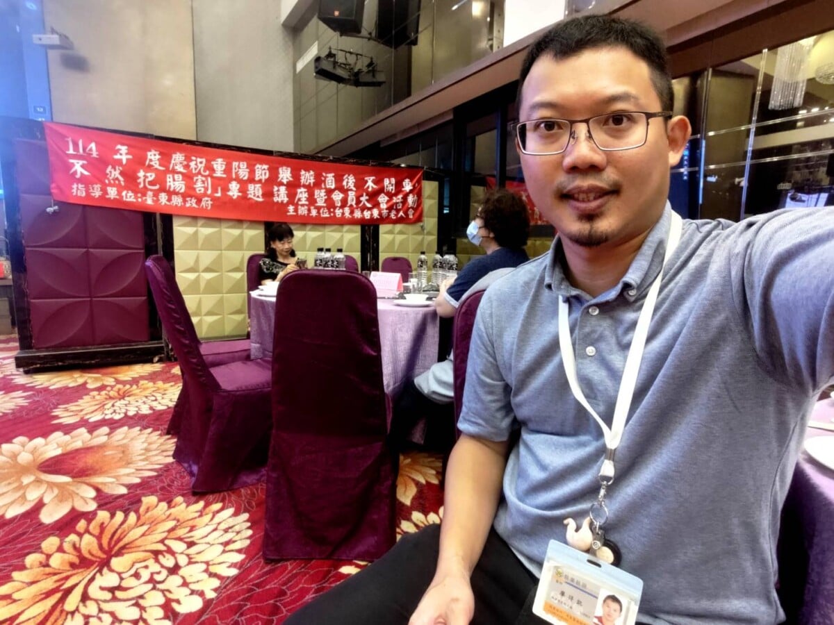 ▲不只在院內治療病人，一般外科廖得凱醫師也把握衛教講座的機會，提醒台東民眾注意自己的健康。