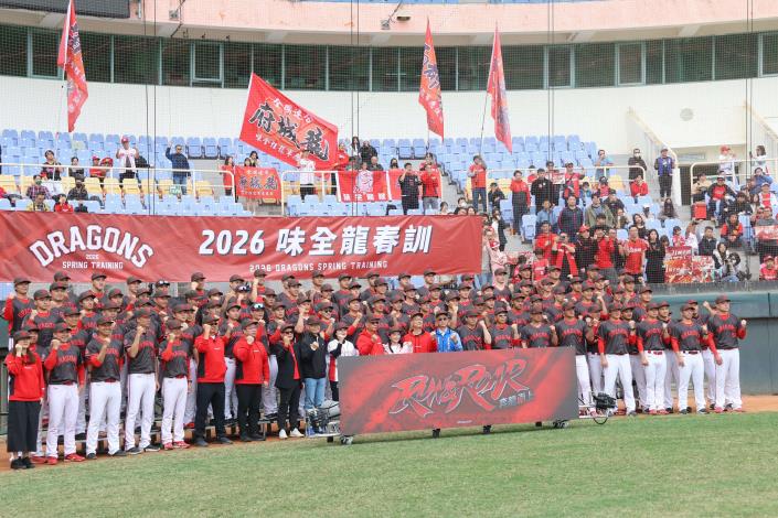 張麗善 COUNTY CHIEF 劉春生報導：雲林全力支持味全龍春訓