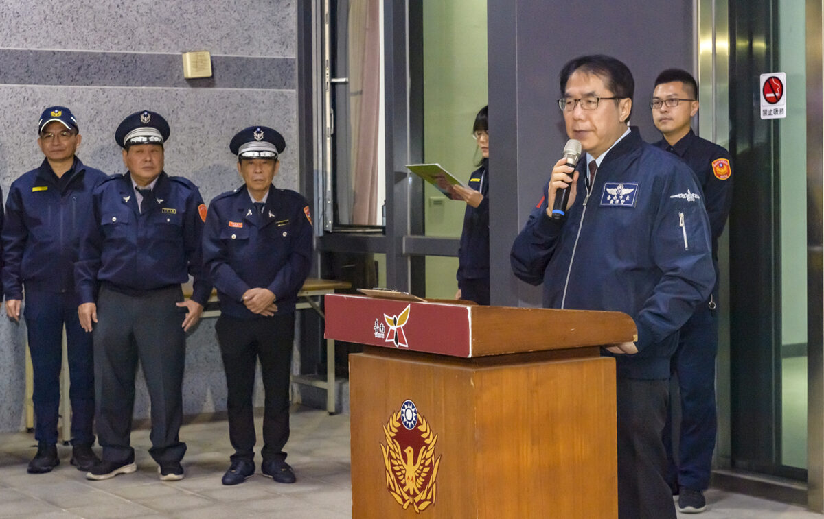 ▲市長黃偉哲前往永康分局致詞,感謝警察同仁守護台南治安交通。(記者劉秋菊攝影)