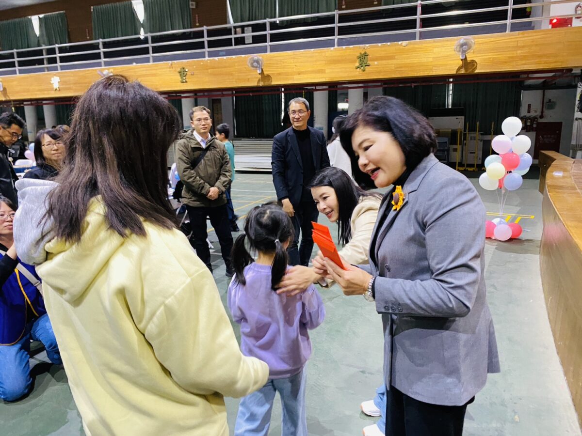 ▲張麗善表示，縣府對縣長監護兒少的照顧不僅止於生活與安全層面，更重視長期陪伴與未來發展。（記者蘇峯毅攝）