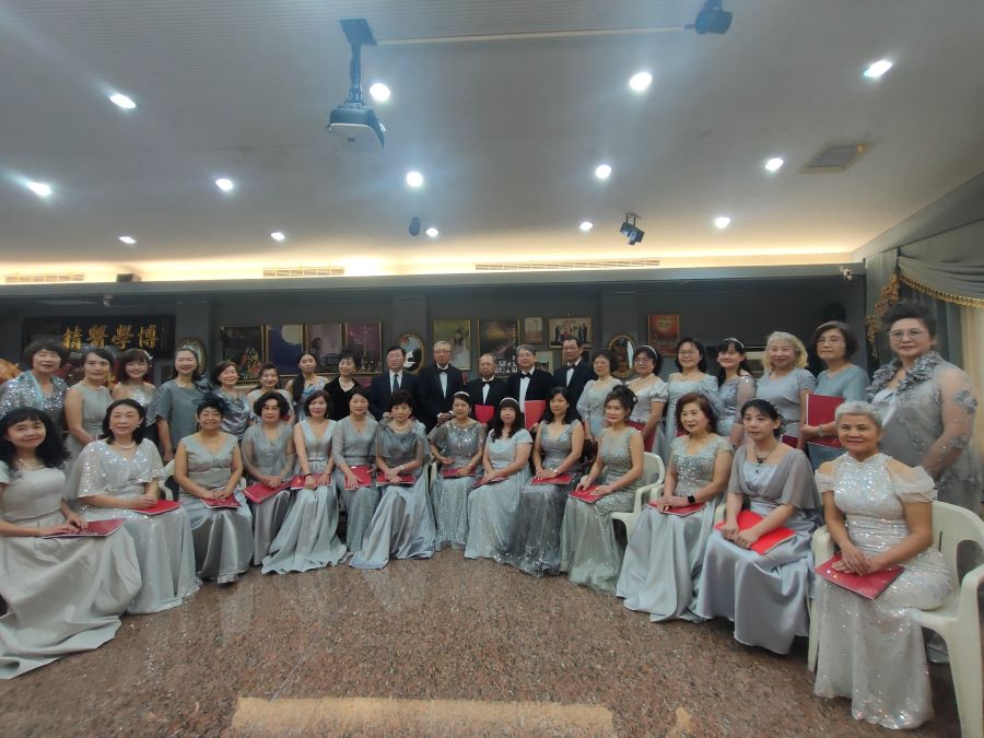 ▲雄中雄女校友合唱團成員合照。