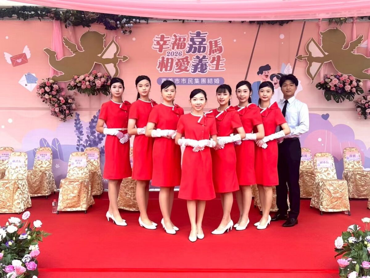 嘉義市民集團結婚浪漫登場 醫護學生專業服務