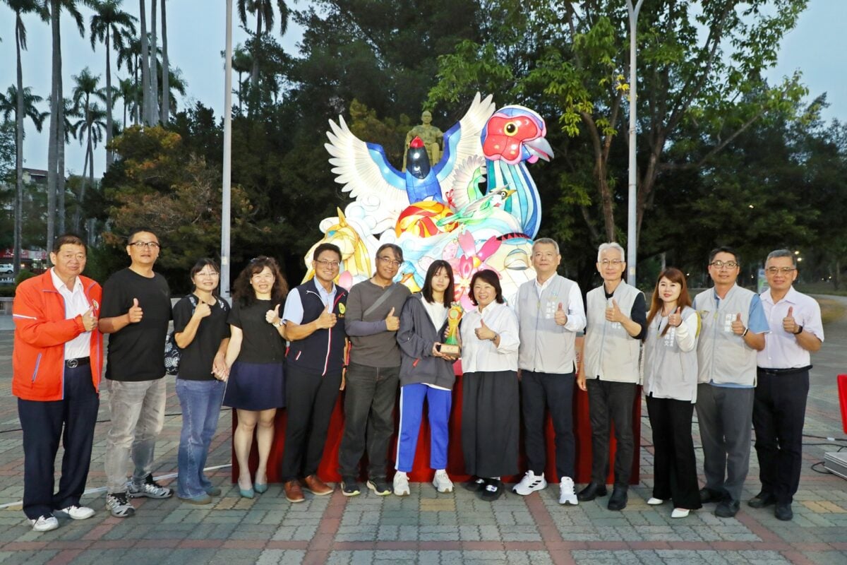 華商學生二度勇奪台灣燈會高中職組燈王　黃敏惠感謝學子點亮嘉市