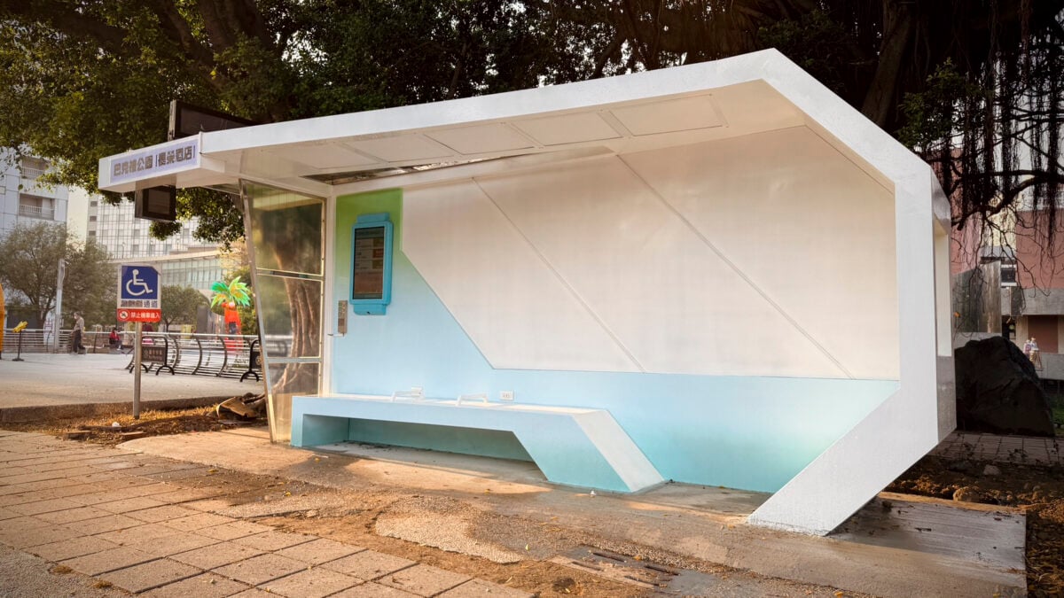 ▲大台南公車巴克禮公園特色候車亭已完工啟用。