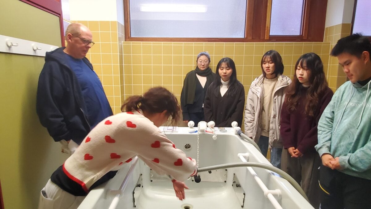 從諾貝爾手稿到安寧病房　義守大學跨歐實習翻轉醫學生養成