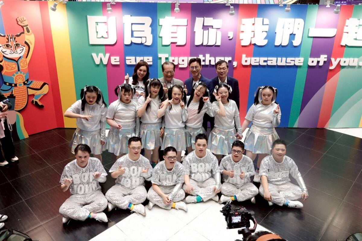 臺北車站響應世界唐氏症日　北港媽祖駐轎登場打造共融特展