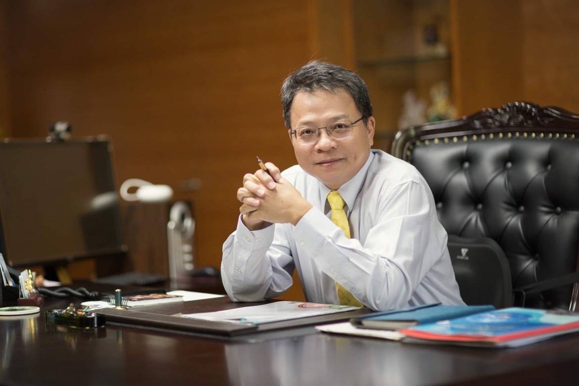 屏大校長失言風暴！記者約訪創意料理　竟回「叫你長官去呷賽」