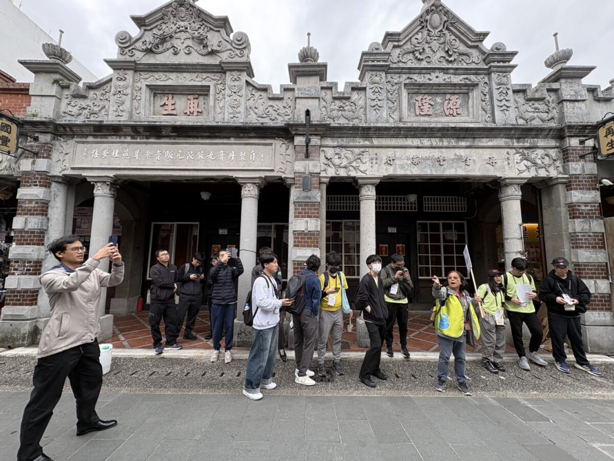 國際大學生程式競賽亞太12國選手體驗「桃園大龍門」魅力