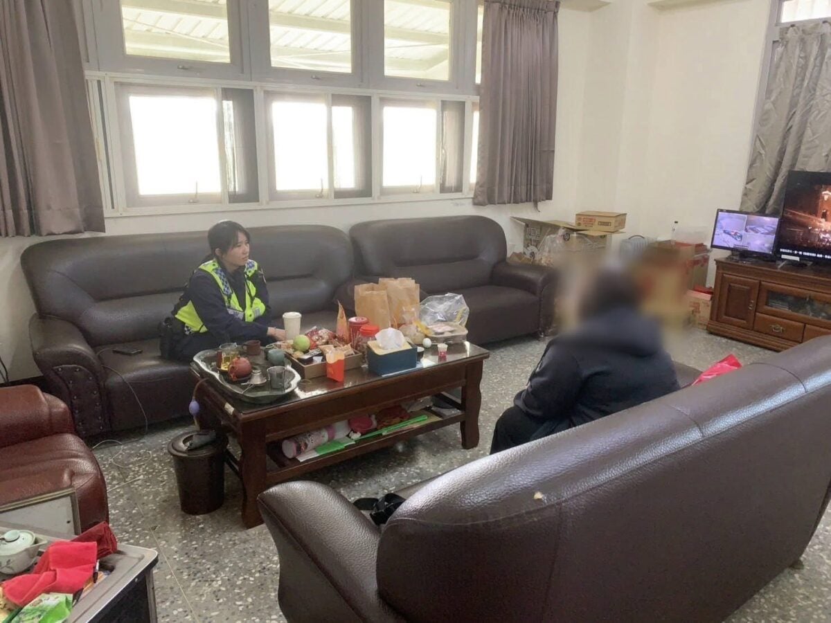 失戀女子徘徊三條崙海堤　警暖心開導助平安返家