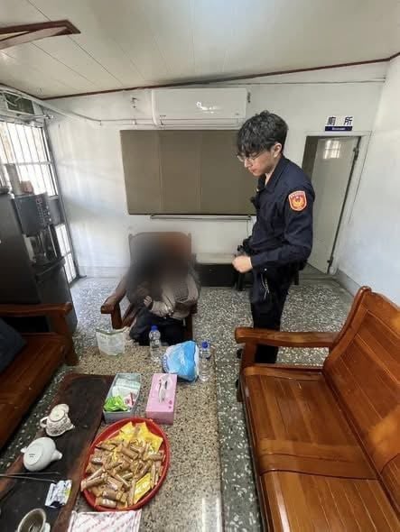 手機斷電導航失效　母載幼女機車長征迷途警即刻救援