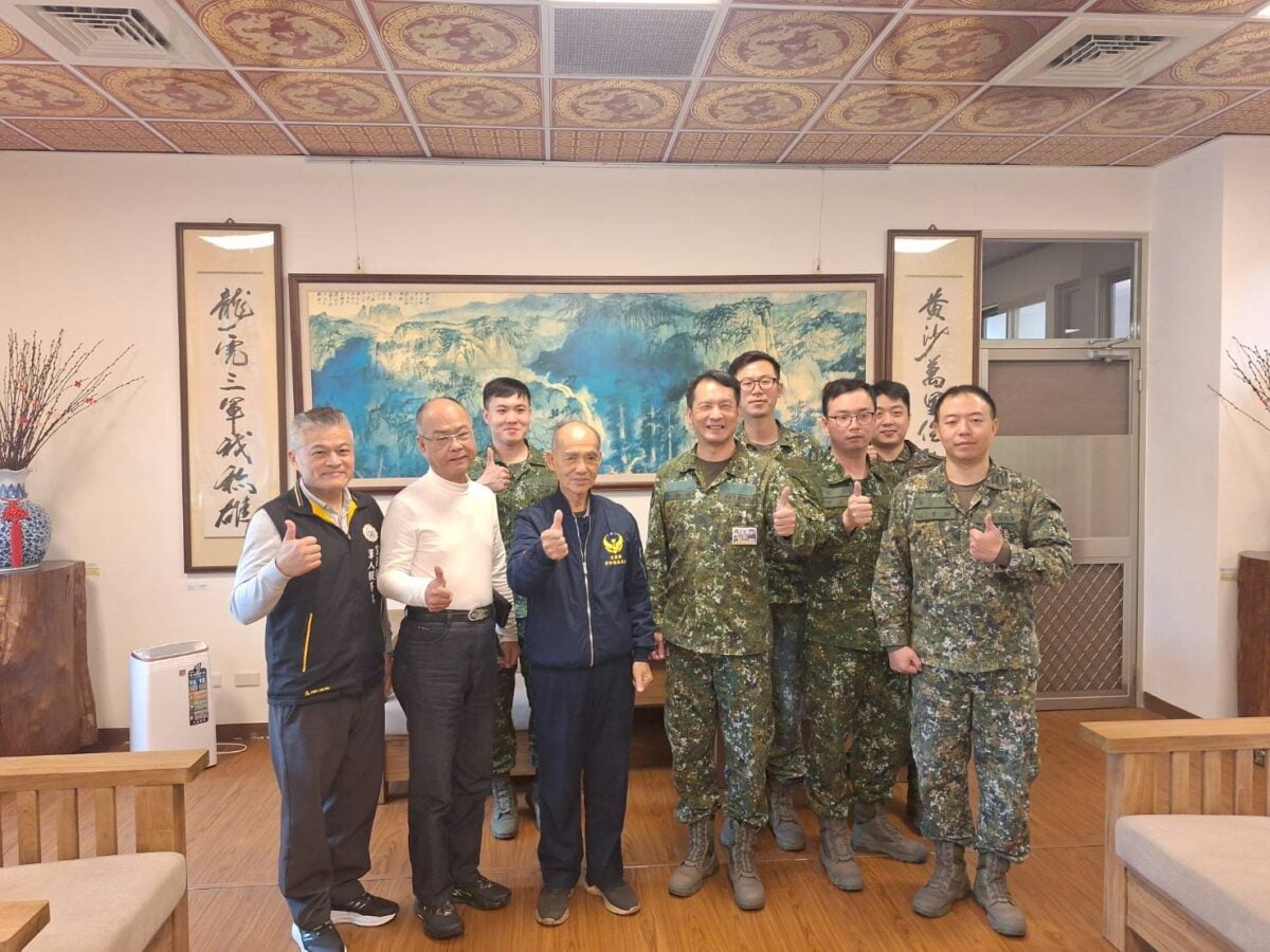 向駐軍官兵致敬　宜蘭縣聖德慈善基金會偕宜蘭軍友站敬軍勞軍