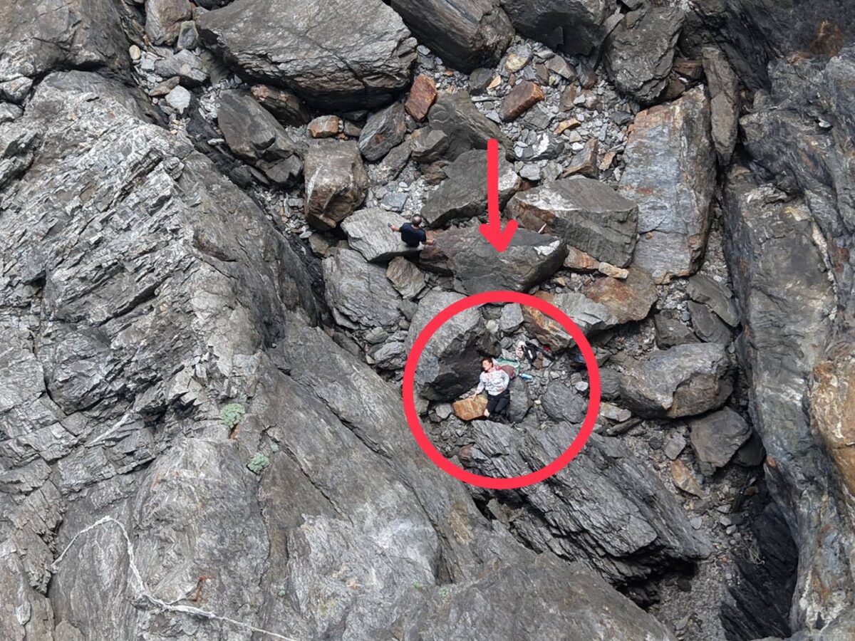 女子攀登蘇澳烏岩角墜落礁岩　宜消與空勤聯手吊掛救援