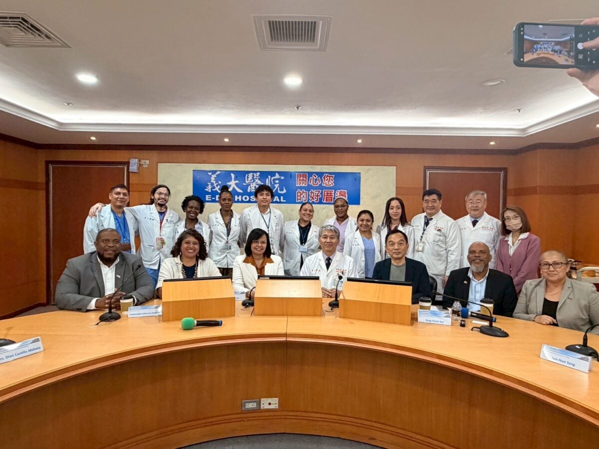 貝里斯訪團直擊臨床教學實力　義守大學X義大醫院深化國際醫學合作