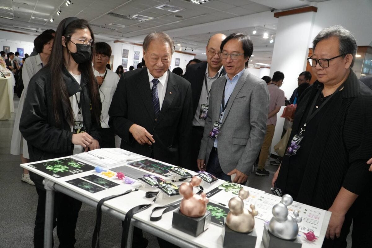 正修視傳畢展《變態LAB》登場　200件海報＋跨域創作一次看