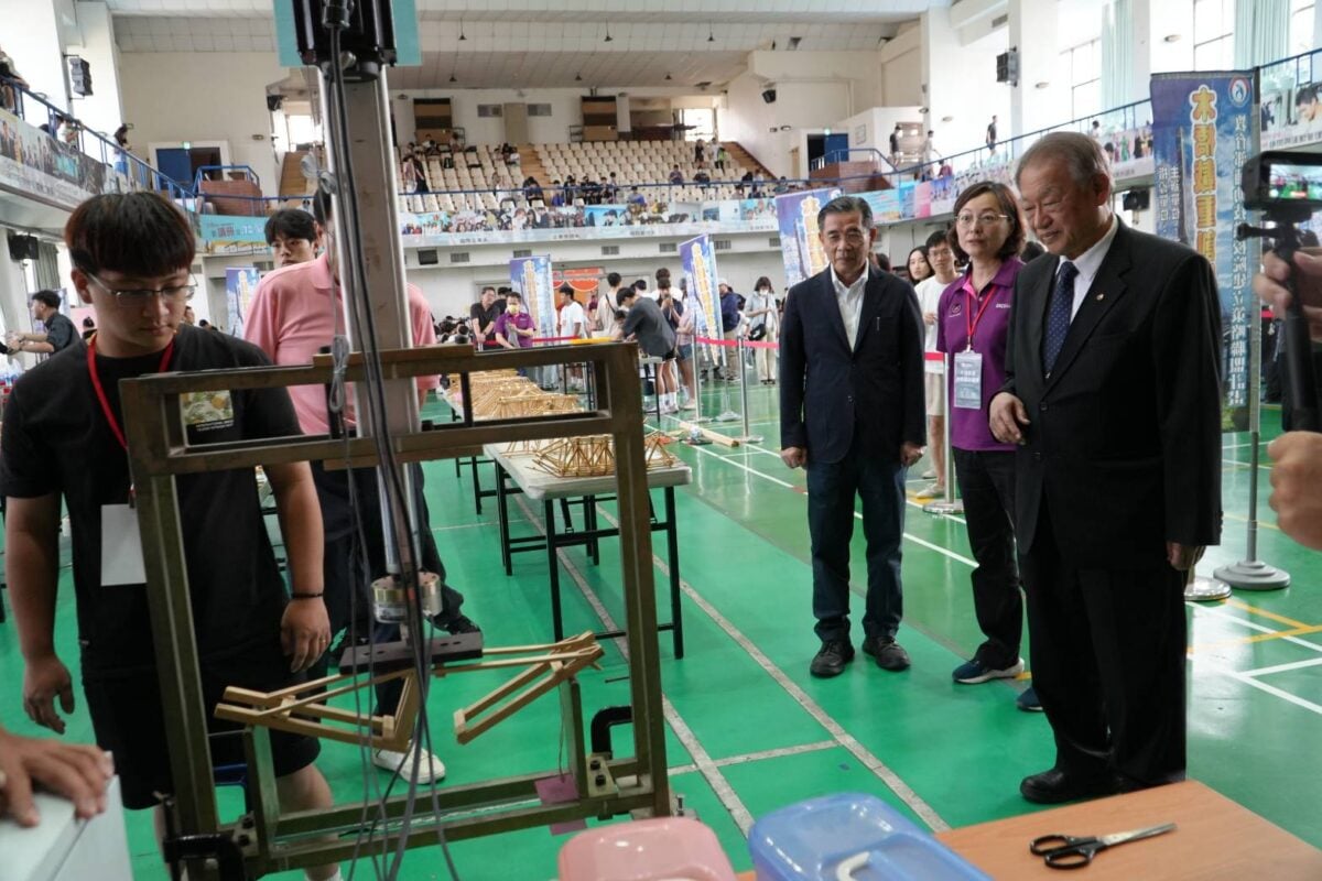 工程實力大比拚！木橋載重競賽正修登場　27校近800師生同場較勁