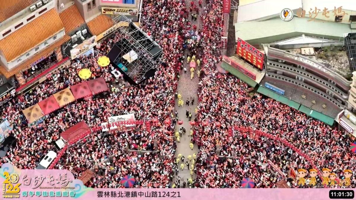 粉紅超跑提前逾1小時抵北港　朝天宮擠爆47萬香燈腳