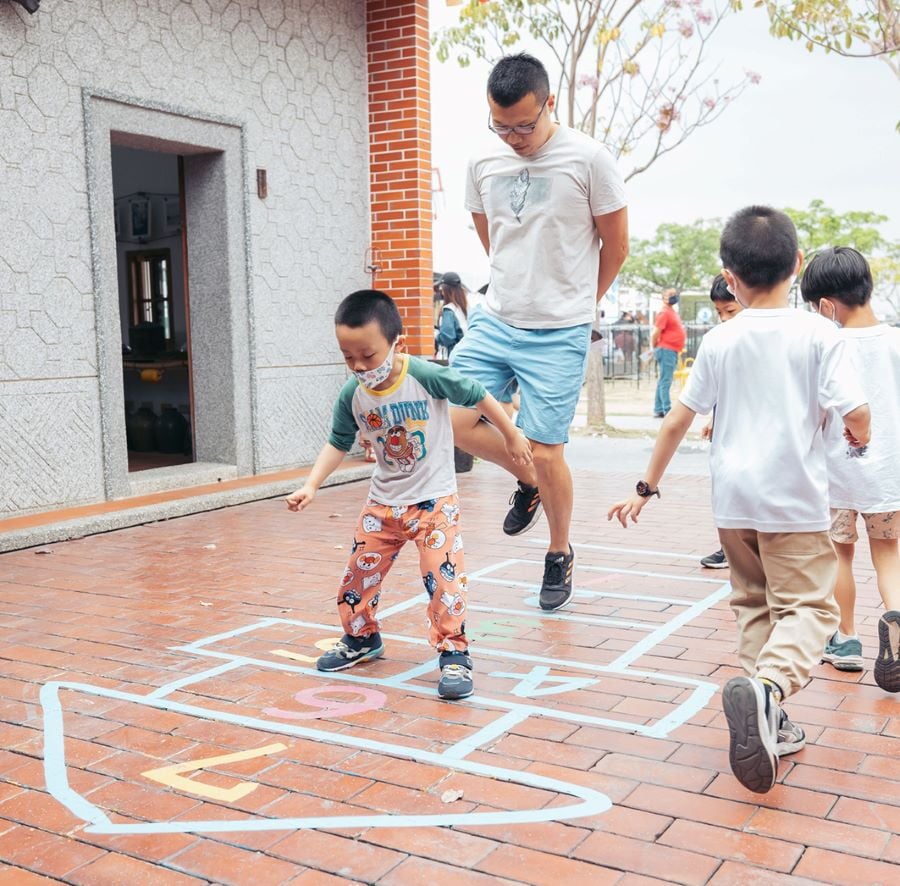 水中巨獸現身、驚嘆號小島冒險！高雄兒童節「大手牽小手」玩翻文化局主題場館