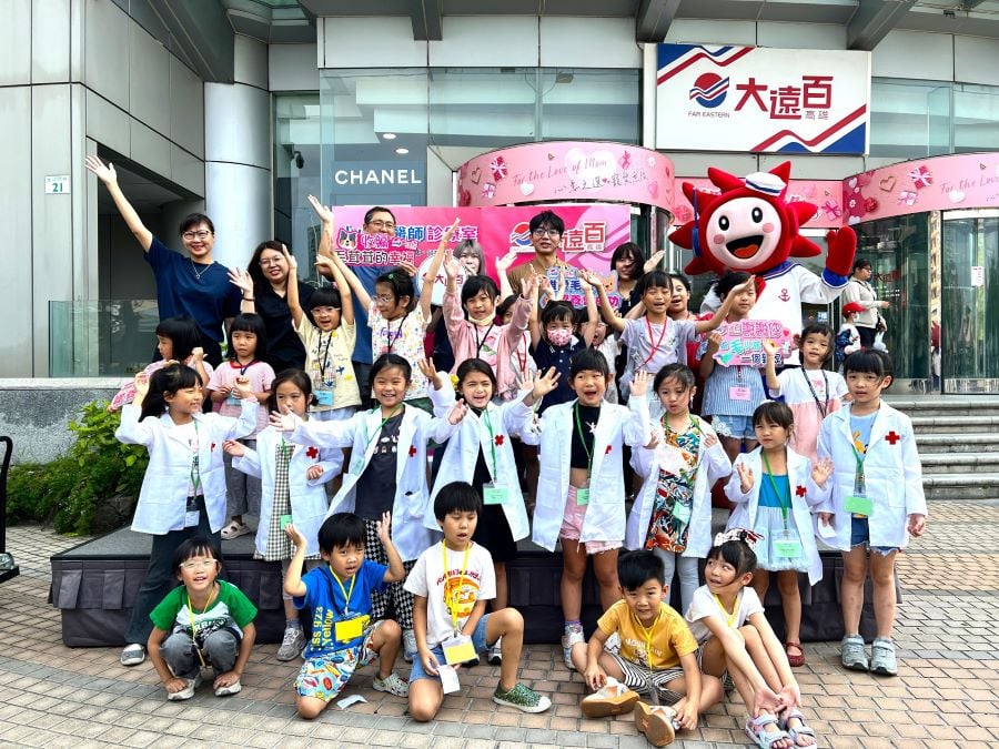 高雄大遠百小小醫心守護毛孩　百名萌娃變身獸醫師超吸睛