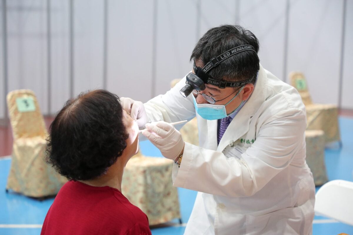 嘉義市政府攜手產官學研啟動全齡口腔計畫　構築全齡防護網