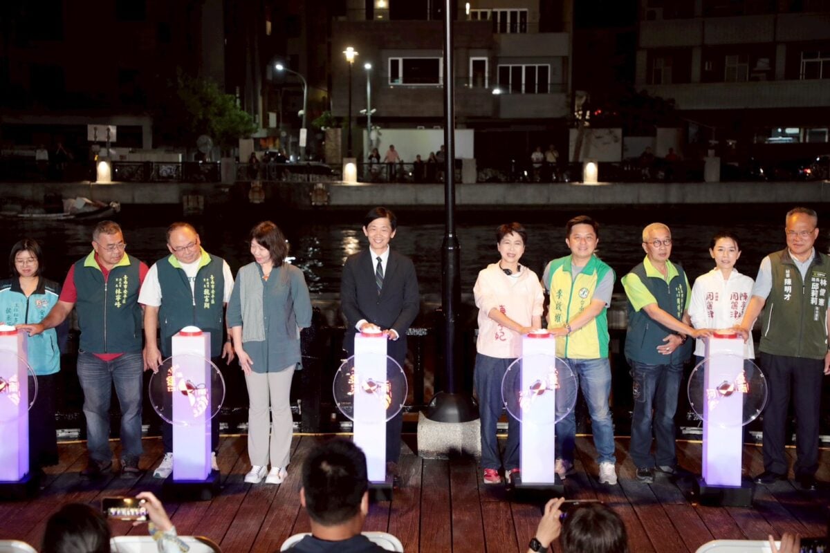 台南運河百年再現榮光　水岸燈光秀點亮府城夜色