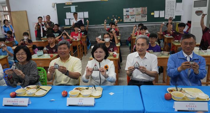 雲林打造健康午餐新標竿　每週一餐有機米照顧學童