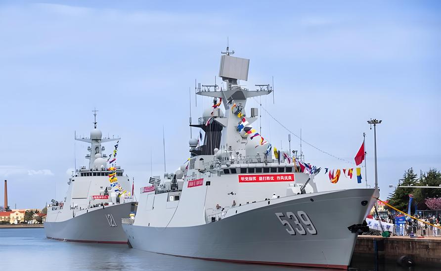 大秀肌肉？大陸慶祝海軍成立77周年40多艘現役艦艇開放參觀　數量型號為歷年之最