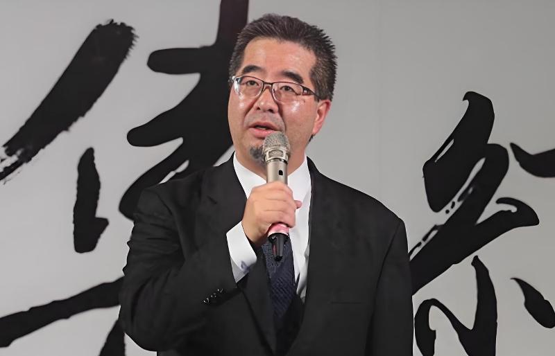 金小刀背刺蕭旭岑？馬辦茶壺裡的風暴宜早休／何溢誠