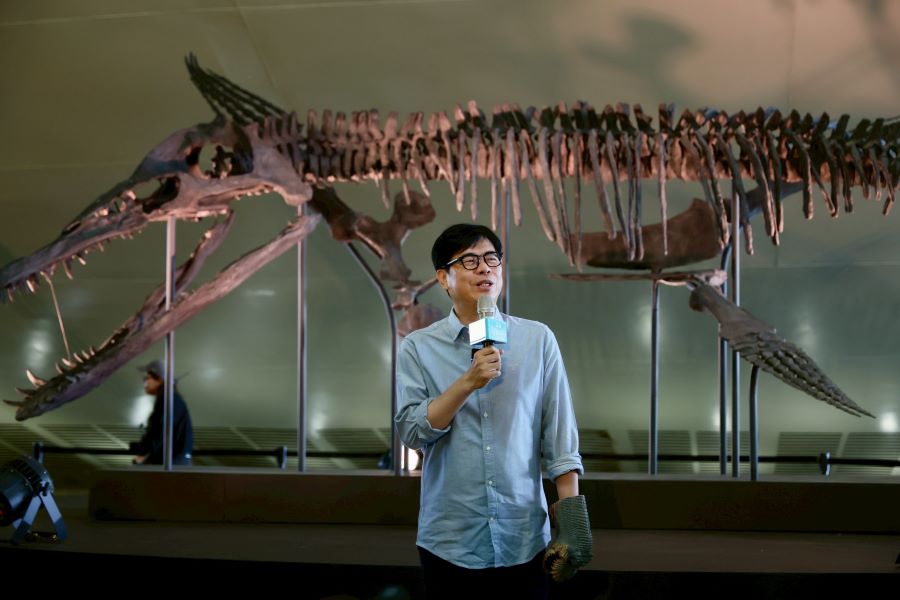 高雄「恐龍酷樂園」盛大開幕　陳其邁：打造具教育意義兒童節體驗