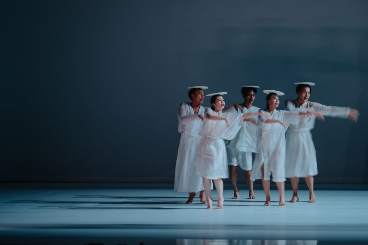 當蕭邦撞上排灣古謠！《排彎動物園》撕標籤　打造純白烏托邦直視人性