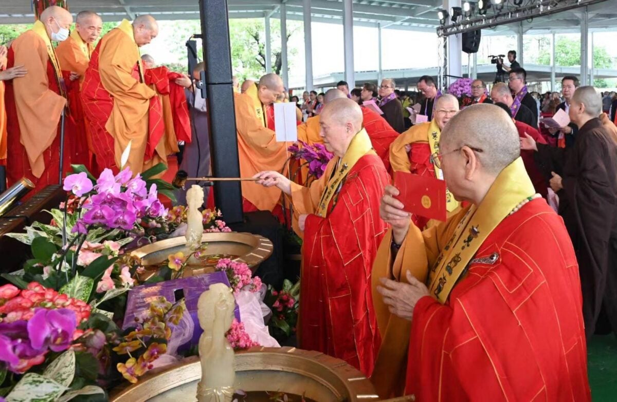 慈明高中55周年校慶　常露上人主持浴佛祈福盛會普天同慶