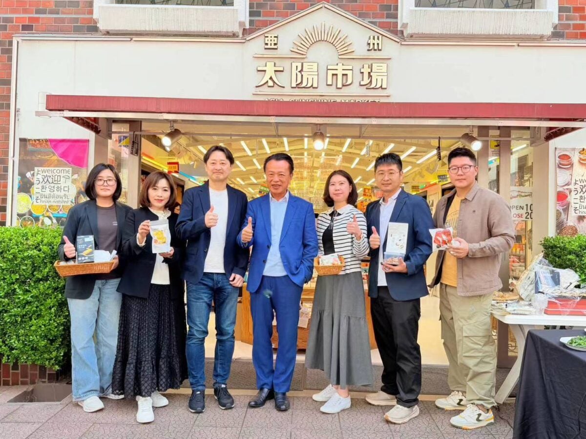 從產地到貨架打造台灣柿子新消費場景　番路鄉農會以「柿果子脆片」切入日本零食市場