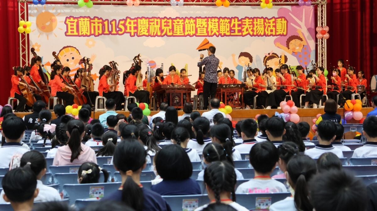 宜蘭市歡慶兒童節　陳美玲市長表揚280位模範生