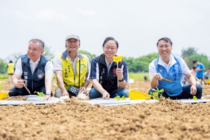 大園溪海西瓜節-種植日　田間祈福、雲端 Vlog紀錄生長農遊體驗