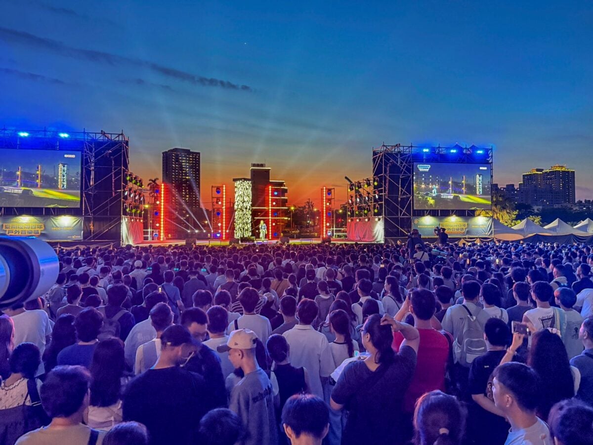 台南運河百年音樂祭掀熱潮　五萬人潮嗨翻運河畔