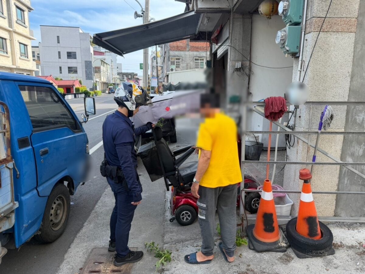 高齡失智風險高　岡山警暖心護送並尋回電輔車