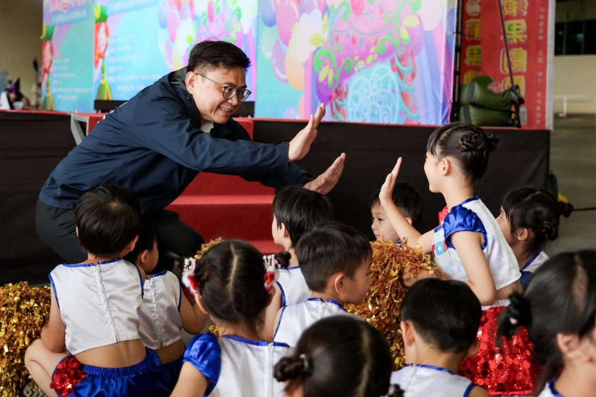 高雄育兒補助再加碼！賴瑞隆拋震撼政見：0到6歲每月多領1000元