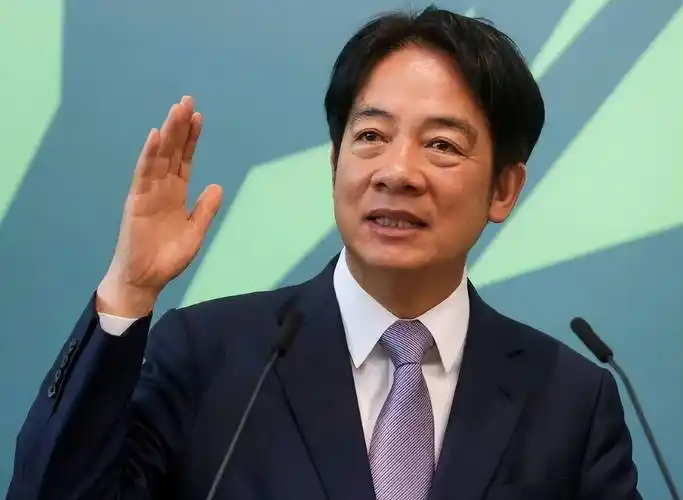 「川賴通話」聊啥呢？/ 何溢誠