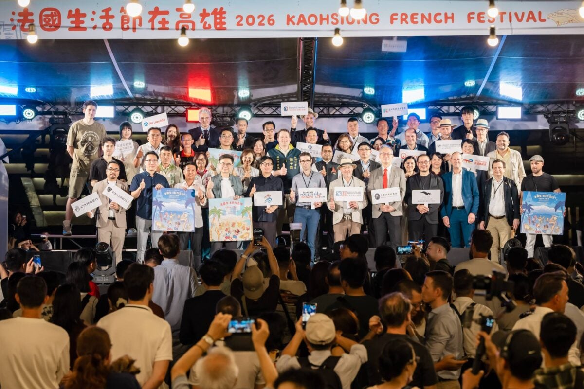巴黎氛圍降臨高雄！法國生活節開幕　足球友誼賽、法式市集精彩