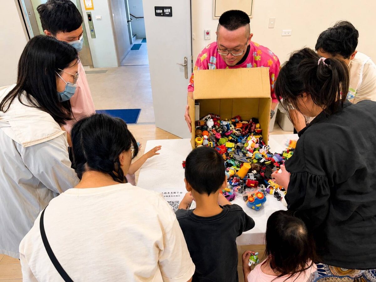 「海龍王」現身臺東親子館！環保快閃玩樂日　吸引252人同樂