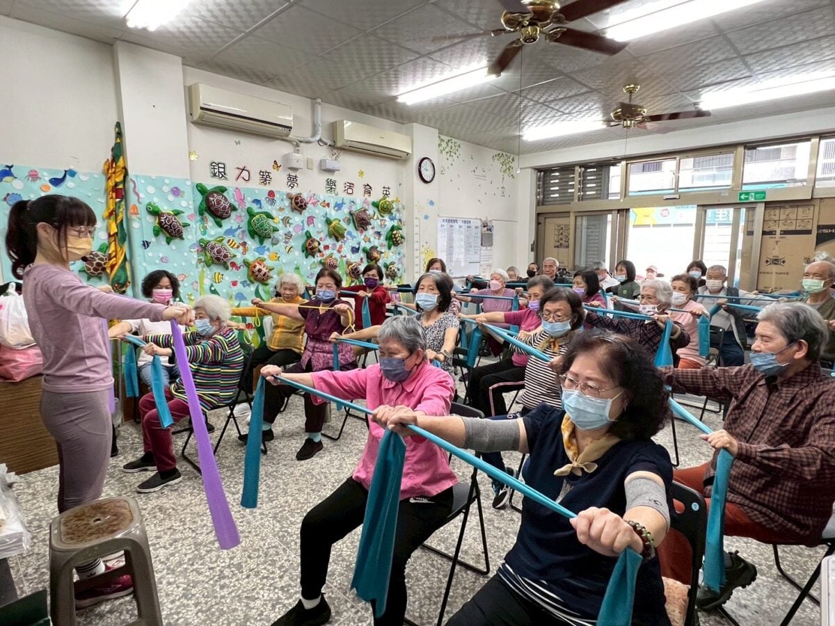 中榮嘉義分院推動延緩失能課程強化社區榮民(眷)及長者健康肌力