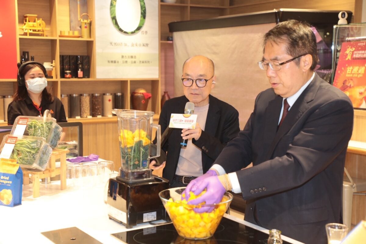 玉井頂級愛文「香檳芒果」品牌登場　黃偉哲台中新光三越大力推廣