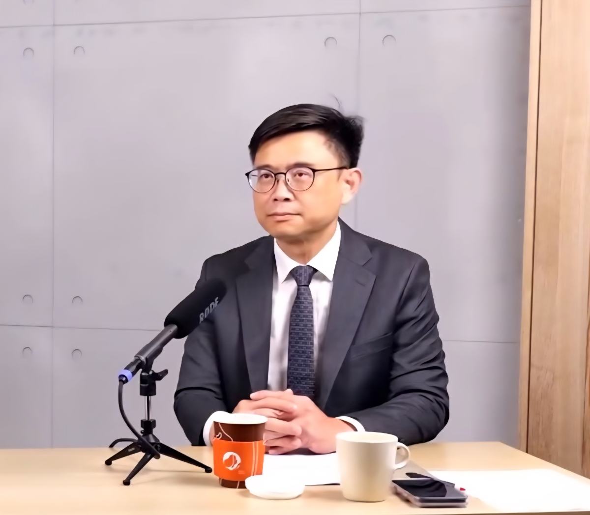 賴瑞隆批藍白刪砍預算衝擊高雄　喊話守護大南方關鍵戰略地位