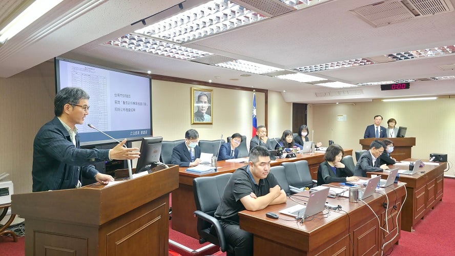 AI浪潮席捲全球！劉建國要求衛福部加速社工AI化　減輕第一線文書負擔