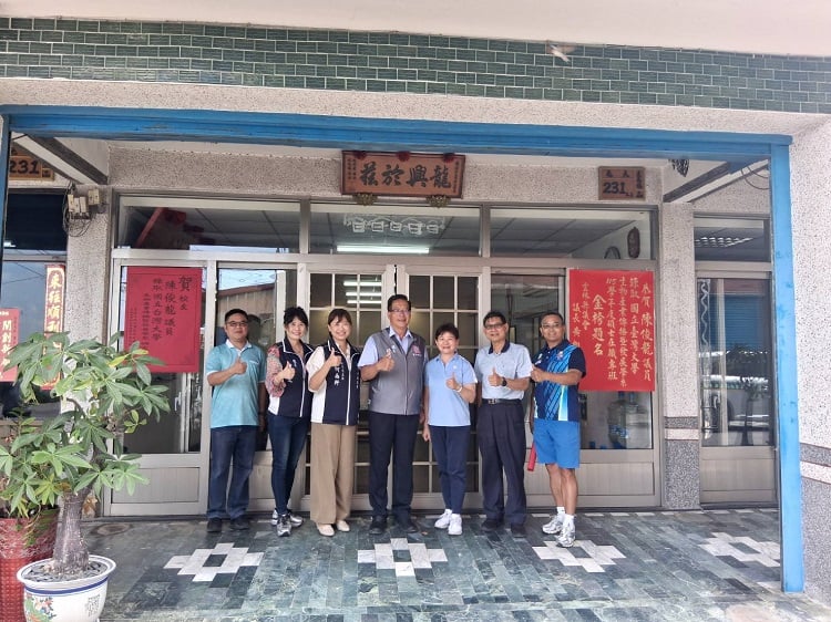 雲林縣議員陳俊龍錄取台大生傳所碩專班　縣長議長貼紅榜祝賀