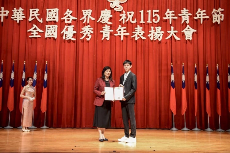 聖約翰科大樺漢菁英班前進大安高工　產學攜手共育AI科技領袖