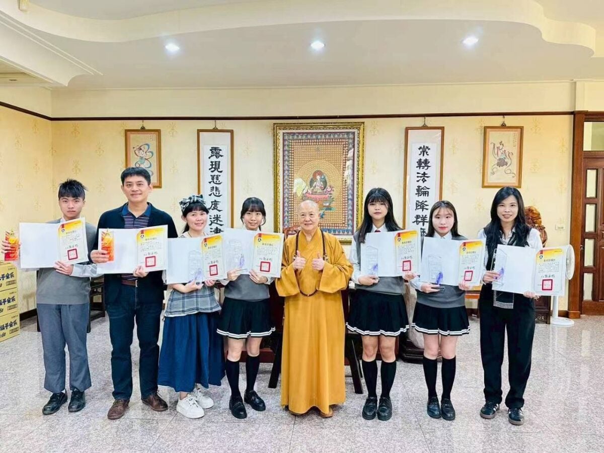 ▲在董事長常露上人的關懷與老師們用心付出下,慈明學生於各項競賽中屢獲金手佳績。