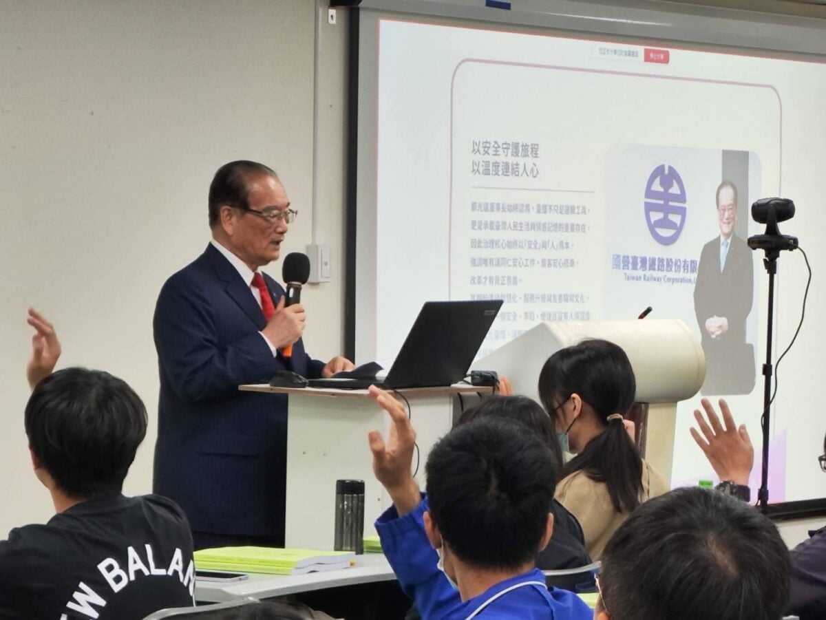 安全為運輸服務唯一主軸　臺鐵董事長基礎訓練開訓勉新進人員