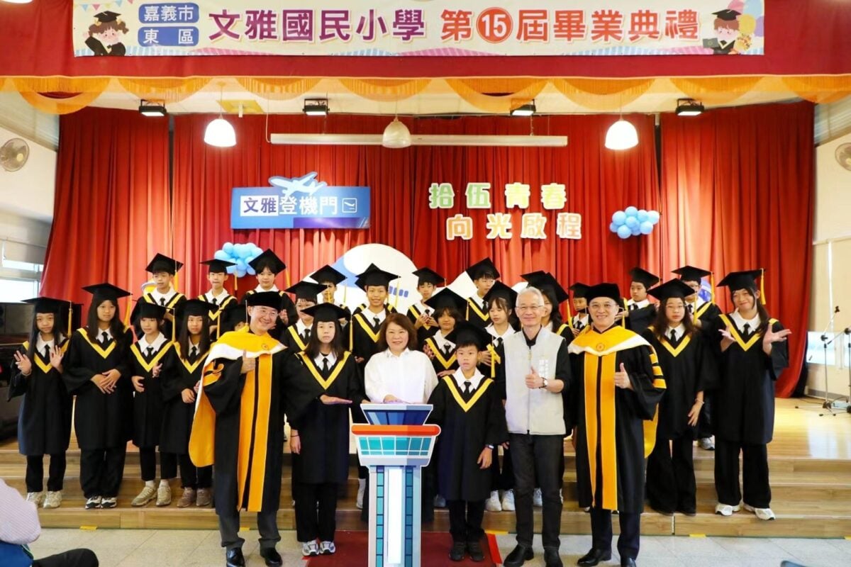 嘉市畢業季　黃敏惠勉勵孩子向光而行照耀他人